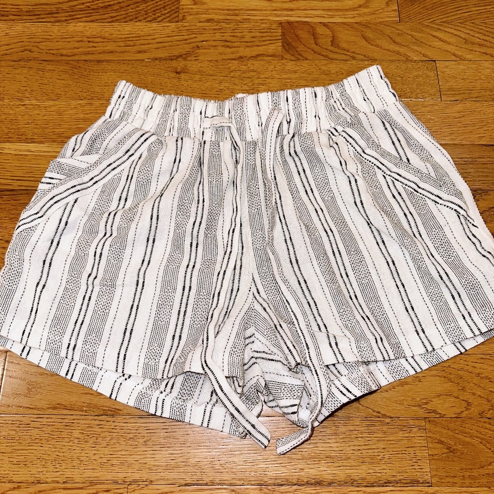 Stripped Shorts